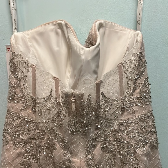 Lace vintage Strapless beaded wedding dress - Picture 8 of 14